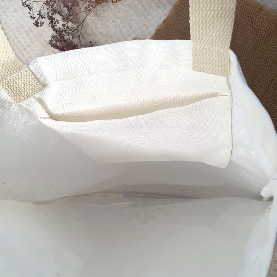 Fly in Daisy Field Tote Bag