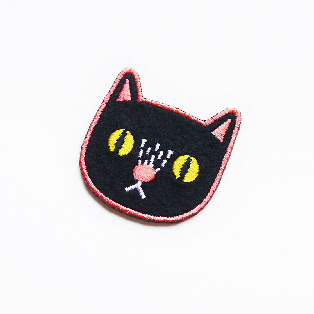 Minifanfan | Black Cat Patch Pin