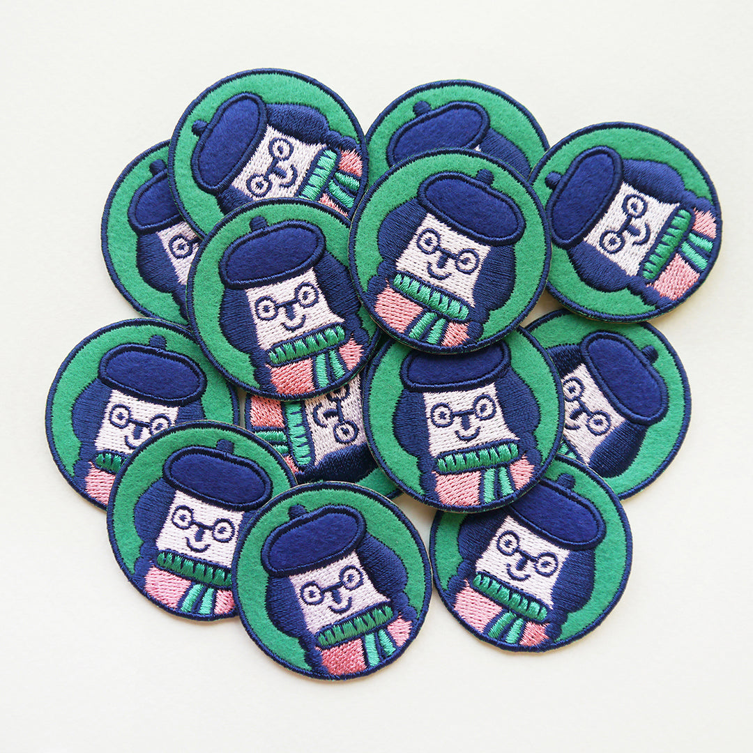 Minifanfan | Little Girl Patch Pin