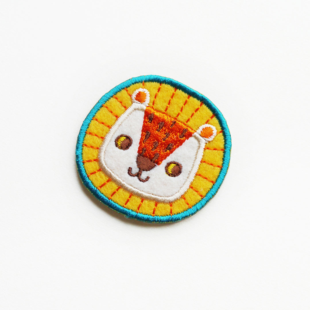 Minifanfan | Little Lion Patch Pin