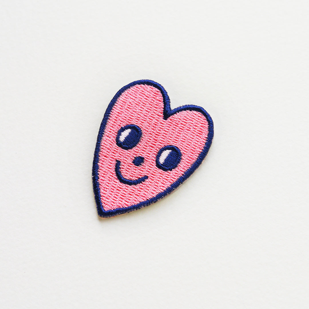 Minifanfan | Love Love Love Patch Pin