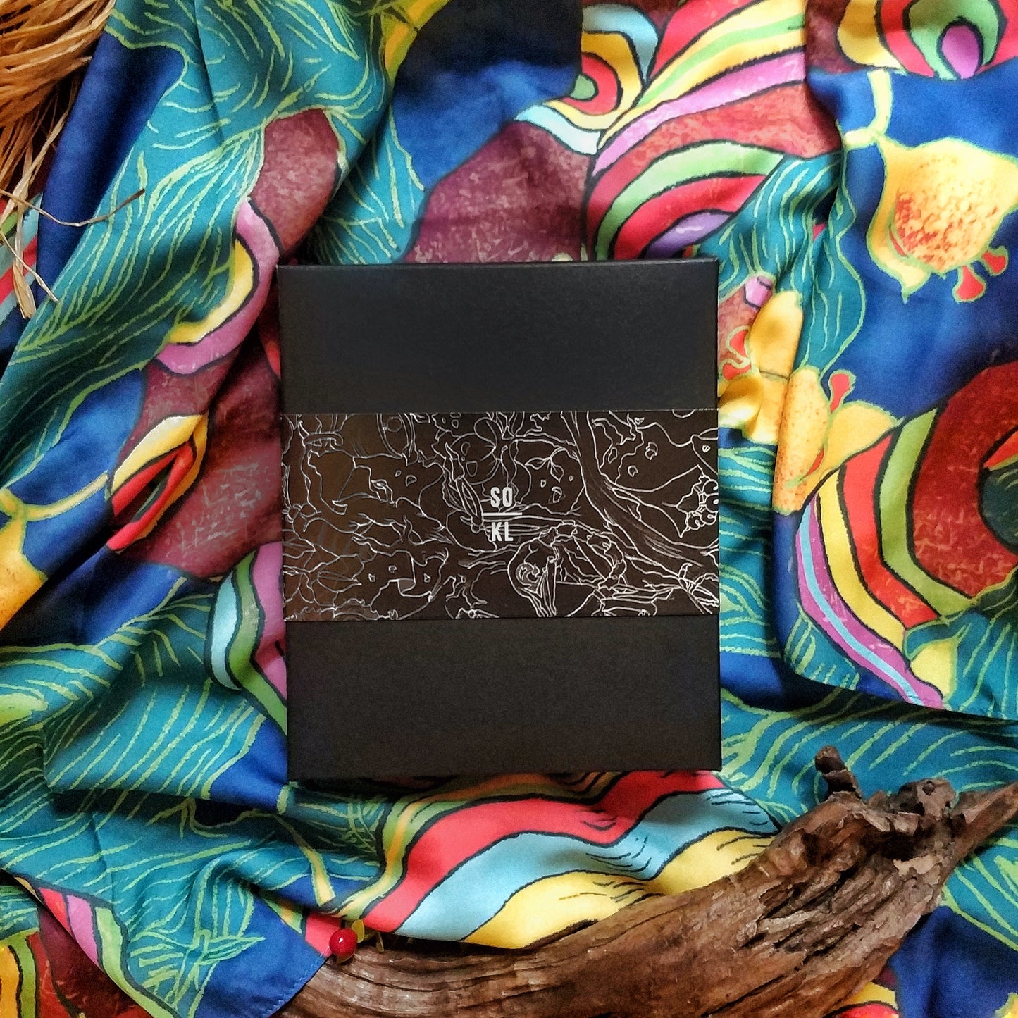 SIGNUM KUONA Silk Square Scarf
