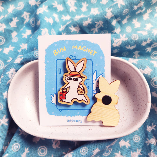 Travel Bun Wood Magnet