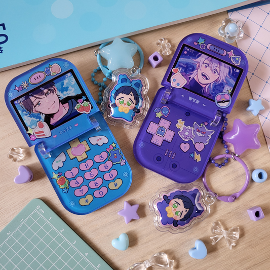 NTMY ✿ RETRO FLIP-PHONE KEYCHAIN (2 Variations - Wyn, Daze )