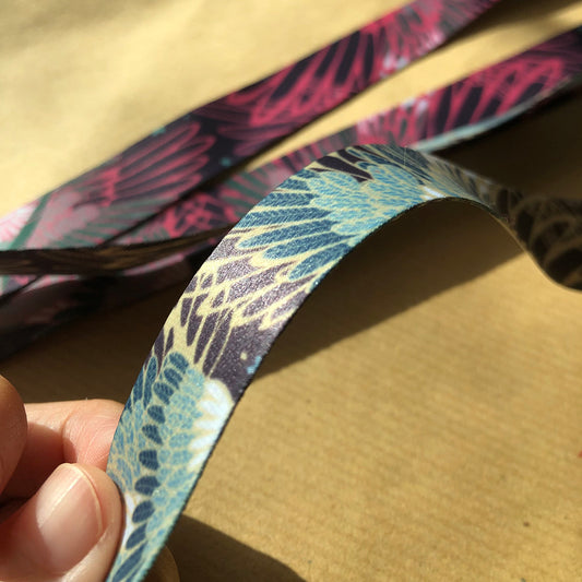 chiwayu Lanyard - Wintergreen Crane