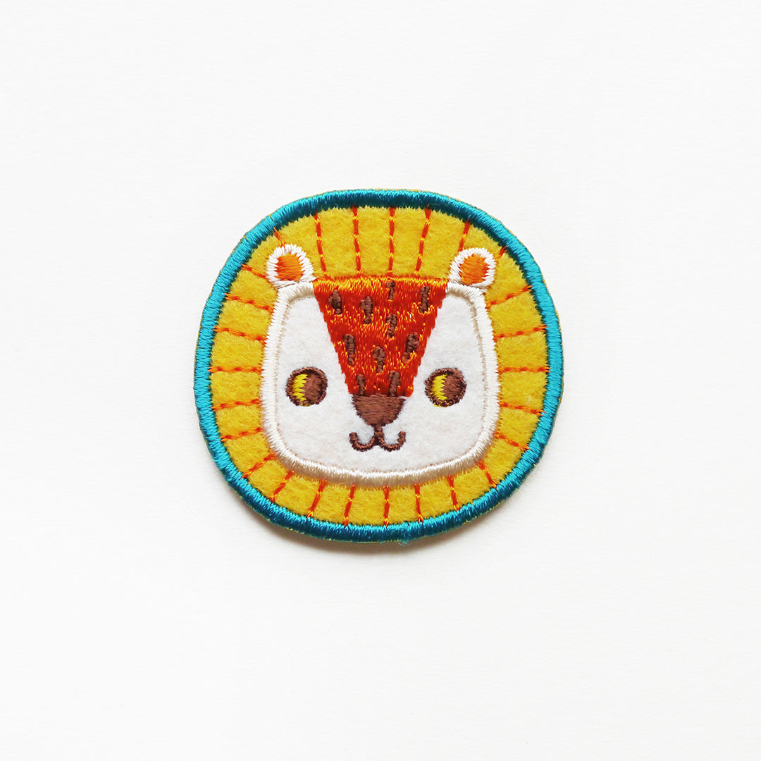 Minifanfan | Little Lion Patch Pin